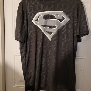 Superman gray short sleeve tee Size XLARGE Nwot light weight cotton tee nwot